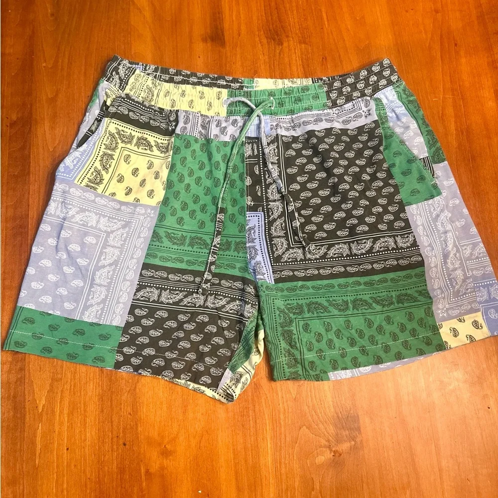 H&M Men’s Paisley Patchwork Shorts Size M